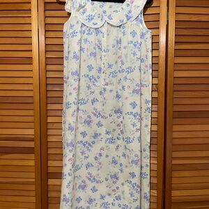 Floral Sleeveless Nightgown with Peter Pan Collar
